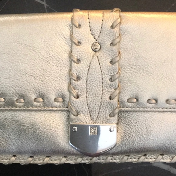 NWT Michael Kors silver wristlet - Picture 7 of 10